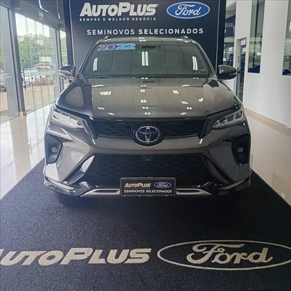 TOYOTA HILUX SW4 2.8 D-4D TURBO DIESEL DIAMOND 7L 4X4 AUTOMÁTICO TOYOTA HILUX SW4 2.8 D-4D TURBO DIESEL DIAMOND 7L 4X4 AUTOMÁTICO